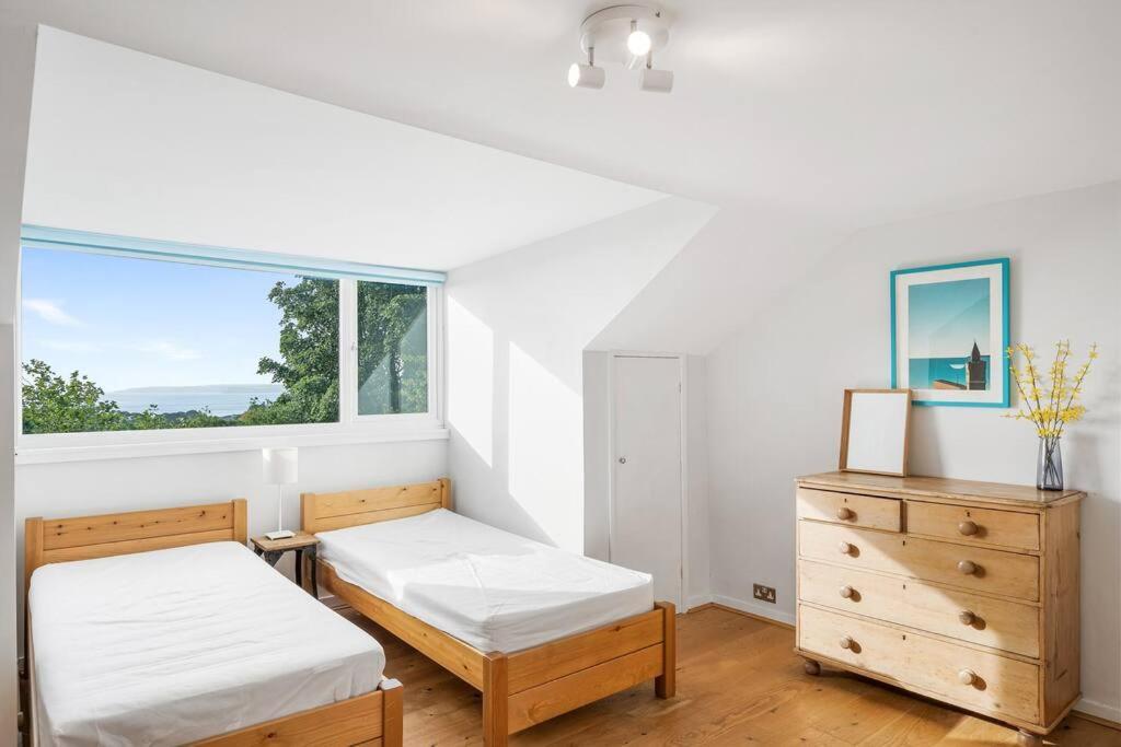 Manacles - Spacious Flat Near Beach With Sea Views & Parking ファルマス エクステリア 写真