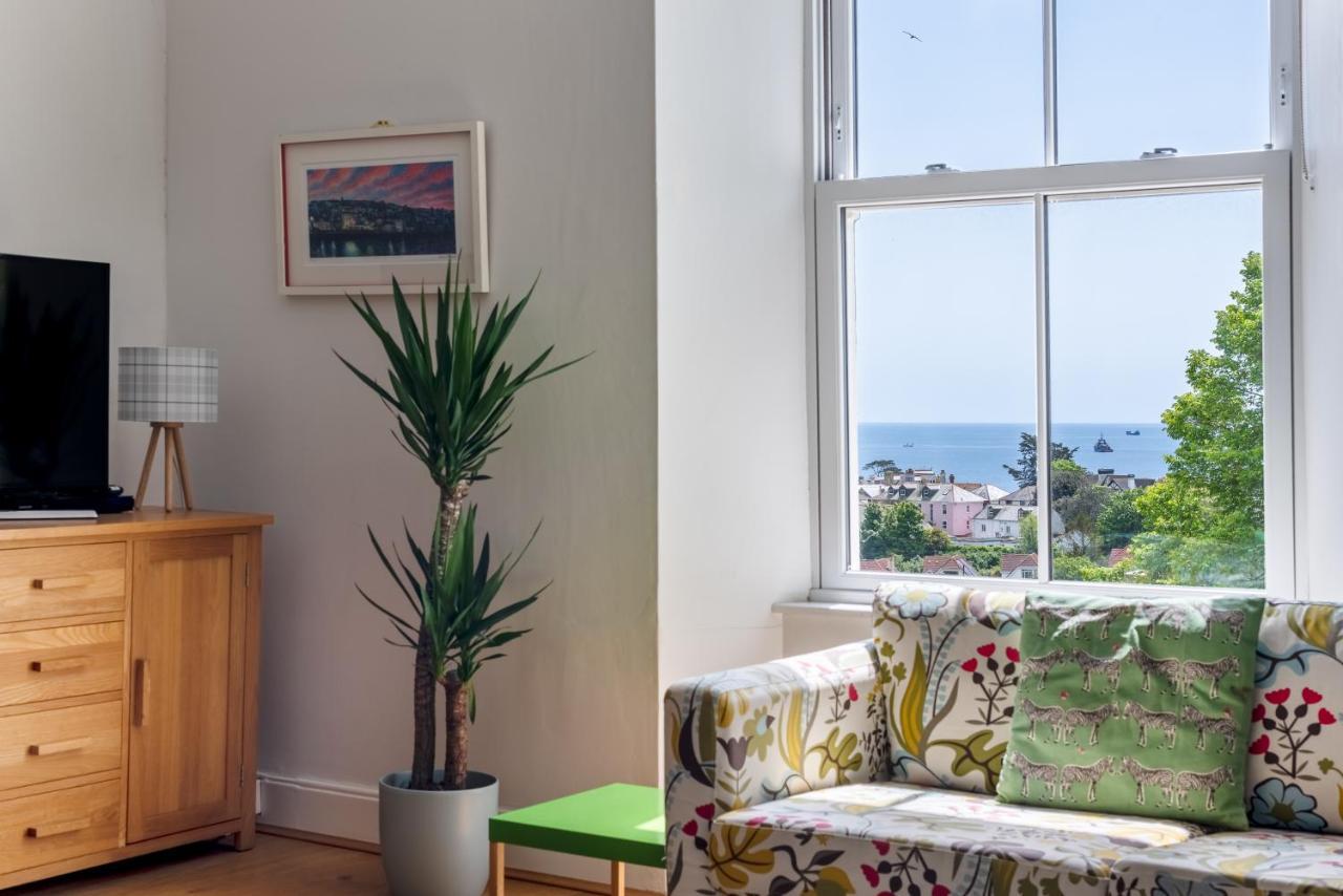 Manacles - Spacious Flat Near Beach With Sea Views & Parking ファルマス エクステリア 写真