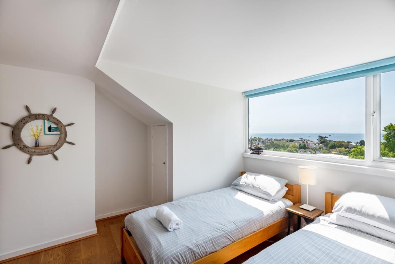 Manacles - Spacious Flat Near Beach With Sea Views & Parking ファルマス エクステリア 写真