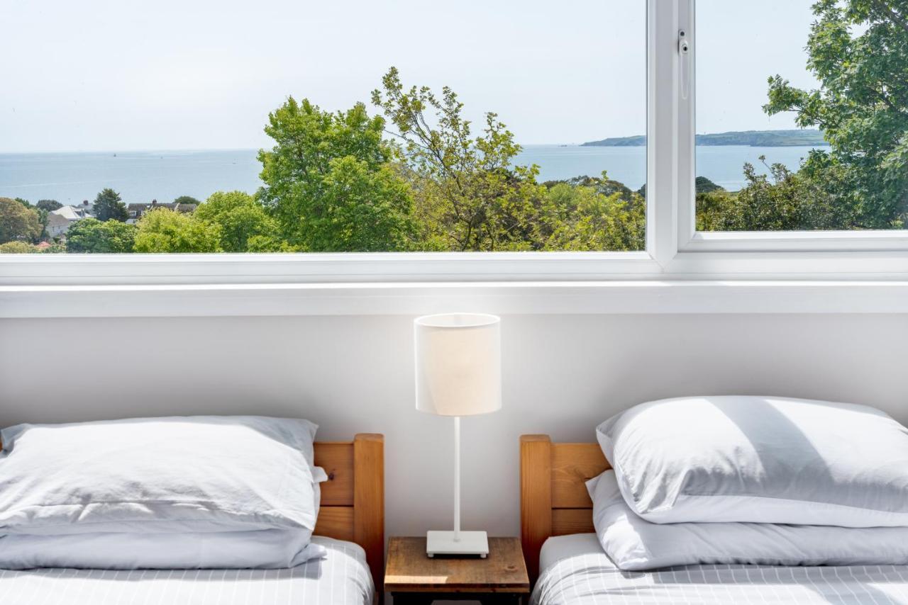 Manacles - Spacious Flat Near Beach With Sea Views & Parking ファルマス エクステリア 写真
