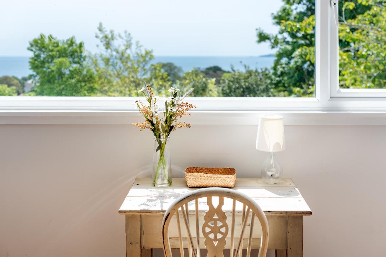 Manacles - Spacious Flat Near Beach With Sea Views & Parking ファルマス エクステリア 写真