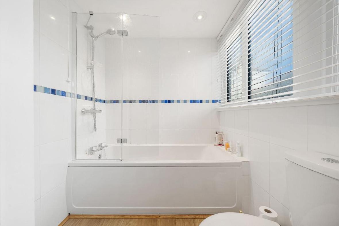 Manacles - Spacious Flat Near Beach With Sea Views & Parking ファルマス エクステリア 写真